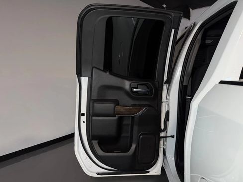Used 2020 GMC Sierra 1500 Elevation RWD image 12