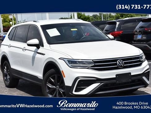 Certified 2023 Volkswagen Tiguan SE FWD image 1