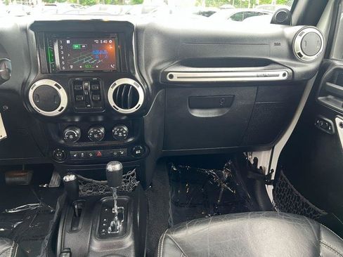 Used 2014 Jeep Wrangler Unlimited Sahara AWD/4WD image 11
