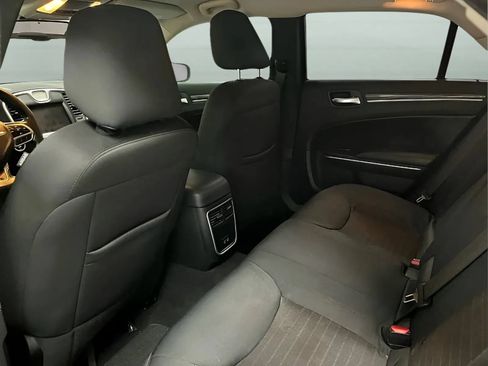 Used 2022 Chrysler 300 Touring w/ Sport Appearance Package RWD image 12