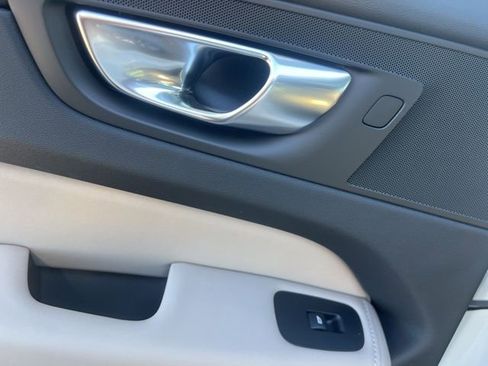 New 2026 Volvo XC60 B5 Plus w/ Protection Package Premier image 20