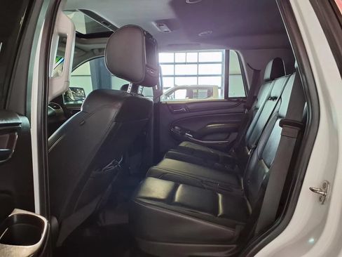 Used 2018 GMC Yukon SLT w/ Premium Edition AWD/4WD image 16