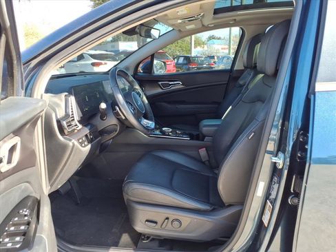 Used 2023 Kia Sportage EX w/ EX Premium Package image 12