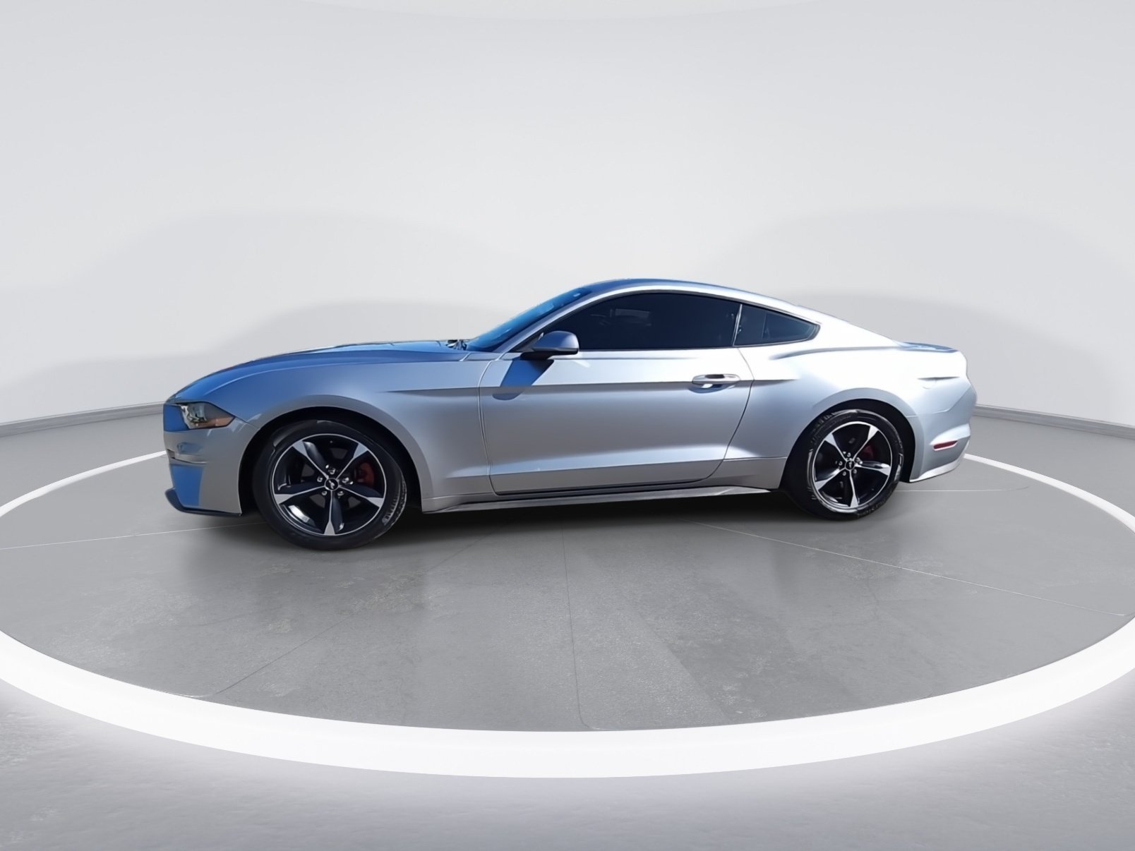 Used 2020 Ford Mustang Coupe RWD image 9