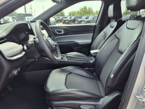 Used 2024 Jeep Compass Latitude AWD/4WD image 20