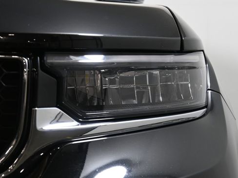 Used 2022 Jeep Grand Cherokee L Overland w/ Luxury Tech Group IV image 11