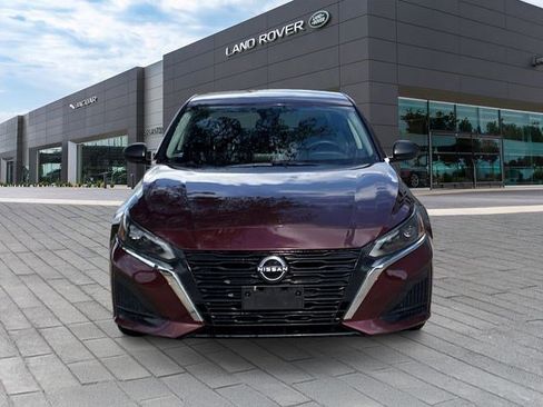 Used 2024 Nissan Altima 2.5 SV FWD image 8