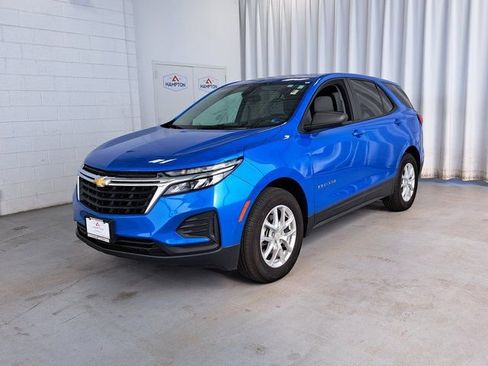 Used 2024 Chevrolet Equinox LS w/ LS Convenience Package FWD image 2