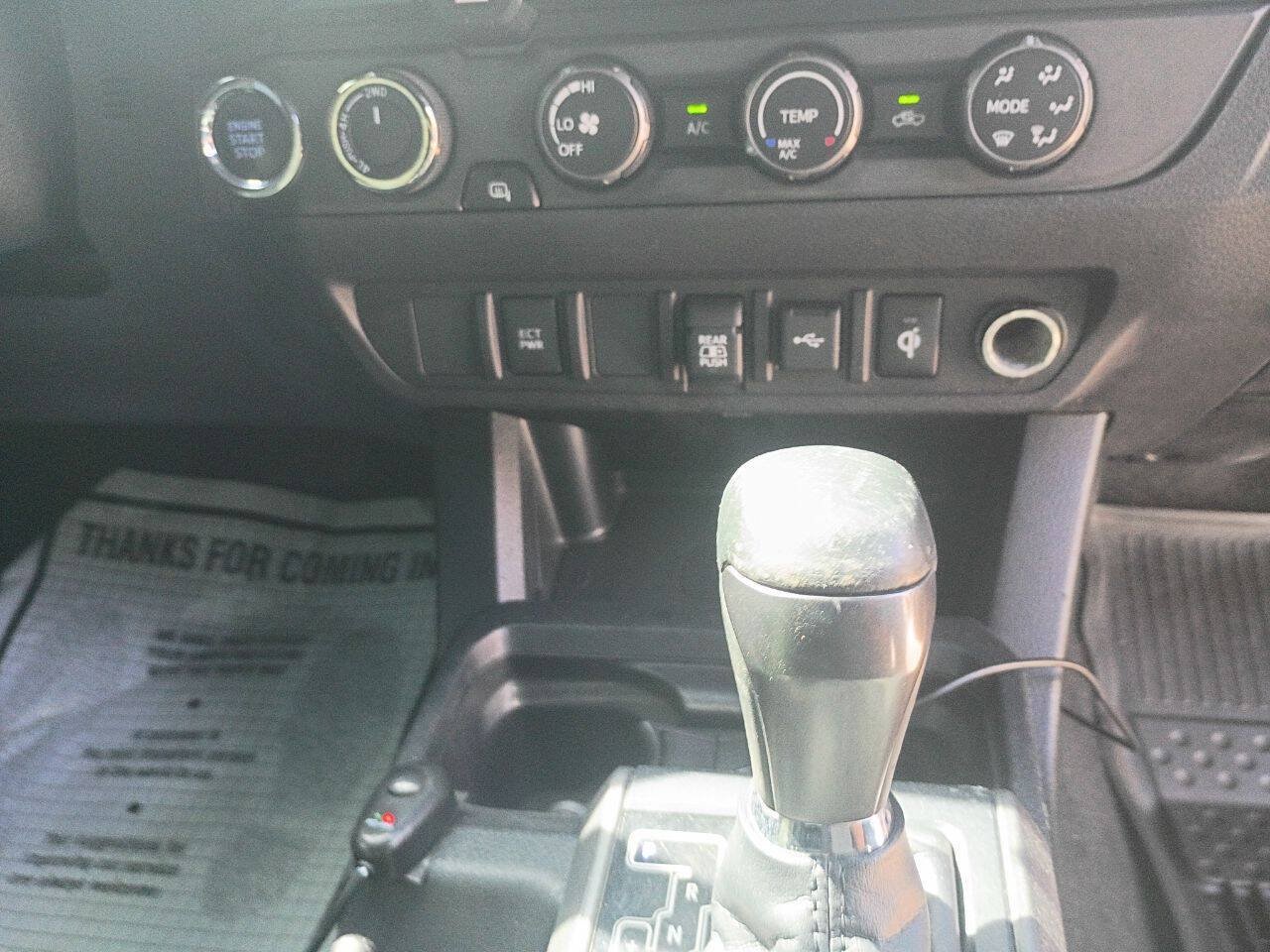 Used 2020 Toyota Tacoma TRD Sport AWD/4WD image 16