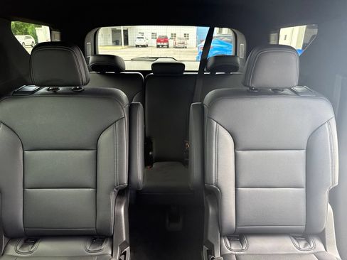 Used 2026 Chevrolet Traverse LT AWD/4WD image 14