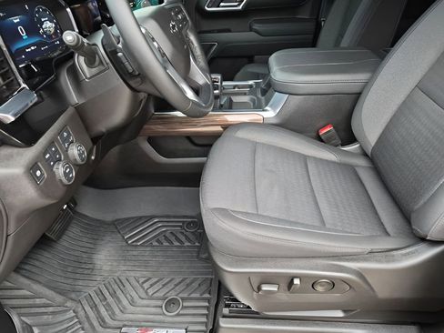 Used 2025 Chevrolet Silverado 1500 RST image 32