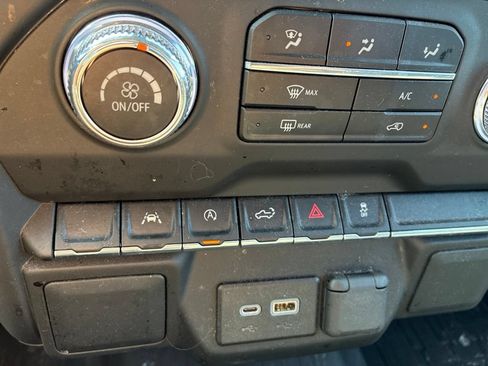 Used 2023 GMC Sierra 1500 Pro w/ Graphite Edition AWD/4WD image 12