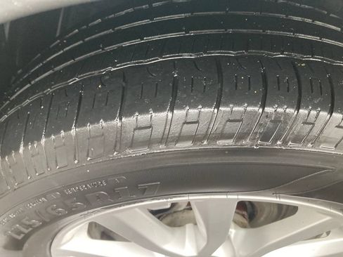 Used 2019 Nissan Rogue SV AWD/4WD image 35