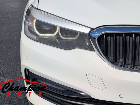 Used 2018 BMW 530i image 11