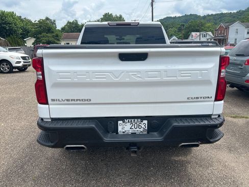 Used 2019 Chevrolet Silverado 1500 Custom Trail Boss w/ Custom Convenience Package image 2