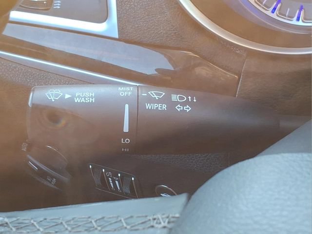 Used 2018 Chrysler 300 Limited AWD/4WD image 25