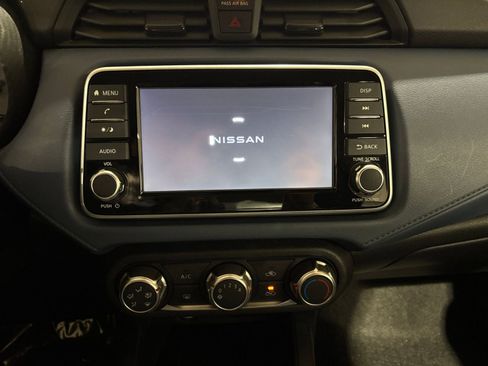 Used 2025 Nissan Versa SV image 17