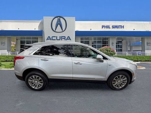 Used 2017 Cadillac XT5 Luxury FWD image 4