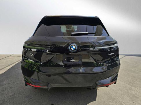 Used 2023 BMW iX xDrive50 w/ Sport Package AWD/4WD image 4