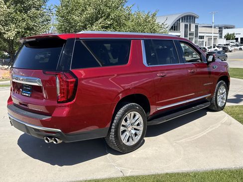 Used 2024 GMC Yukon XL Denali w/ Advanced Technology Package AWD/4WD image 5