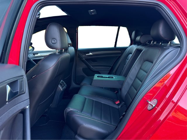 Used 2018 Volkswagen GTI SE FWD image 11