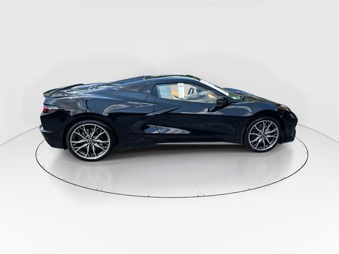 Used 2023 Chevrolet Corvette Stingray Premium Conv w/ Z51 Performance Package RWD image 9
