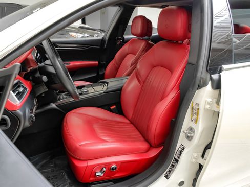 Used 2023 Maserati Ghibli GT RWD image 33
