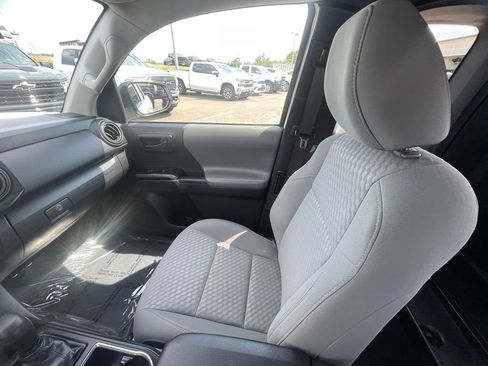 Used 2022 Toyota Tacoma SR RWD image 18