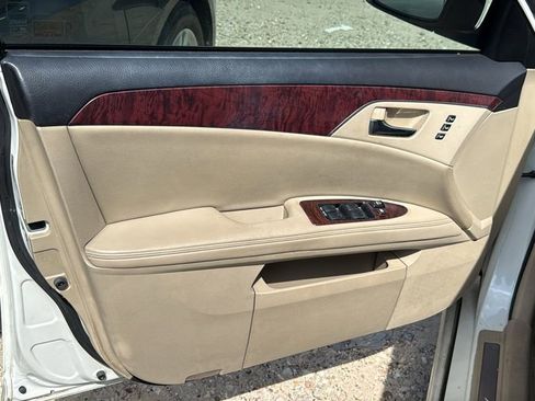 Used 2012 Toyota Avalon Limited FWD image 5