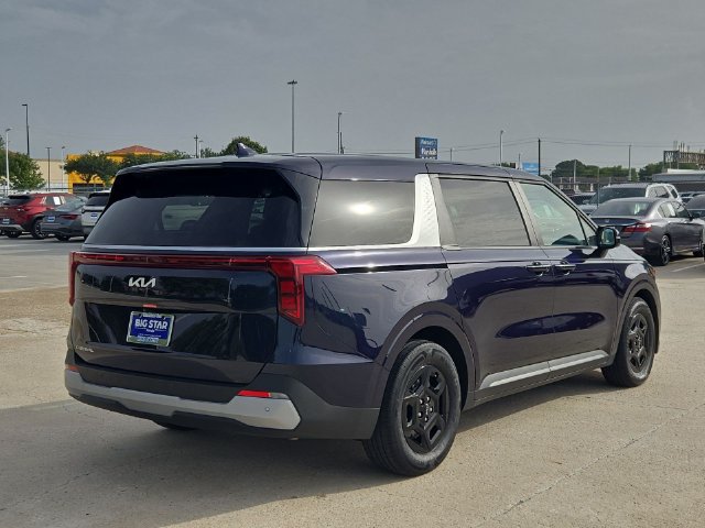 Used 2025 Kia Carnival FWD image 3