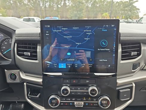 Used 2024 Ford Expedition Max XLT image 28