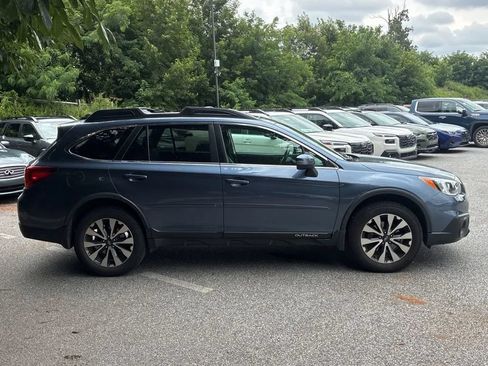 Used 2015 Subaru Outback 2.5i Limited AWD/4WD image 10