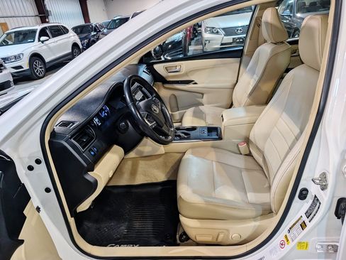 Used 2017 Toyota Camry XLE FWD image 16