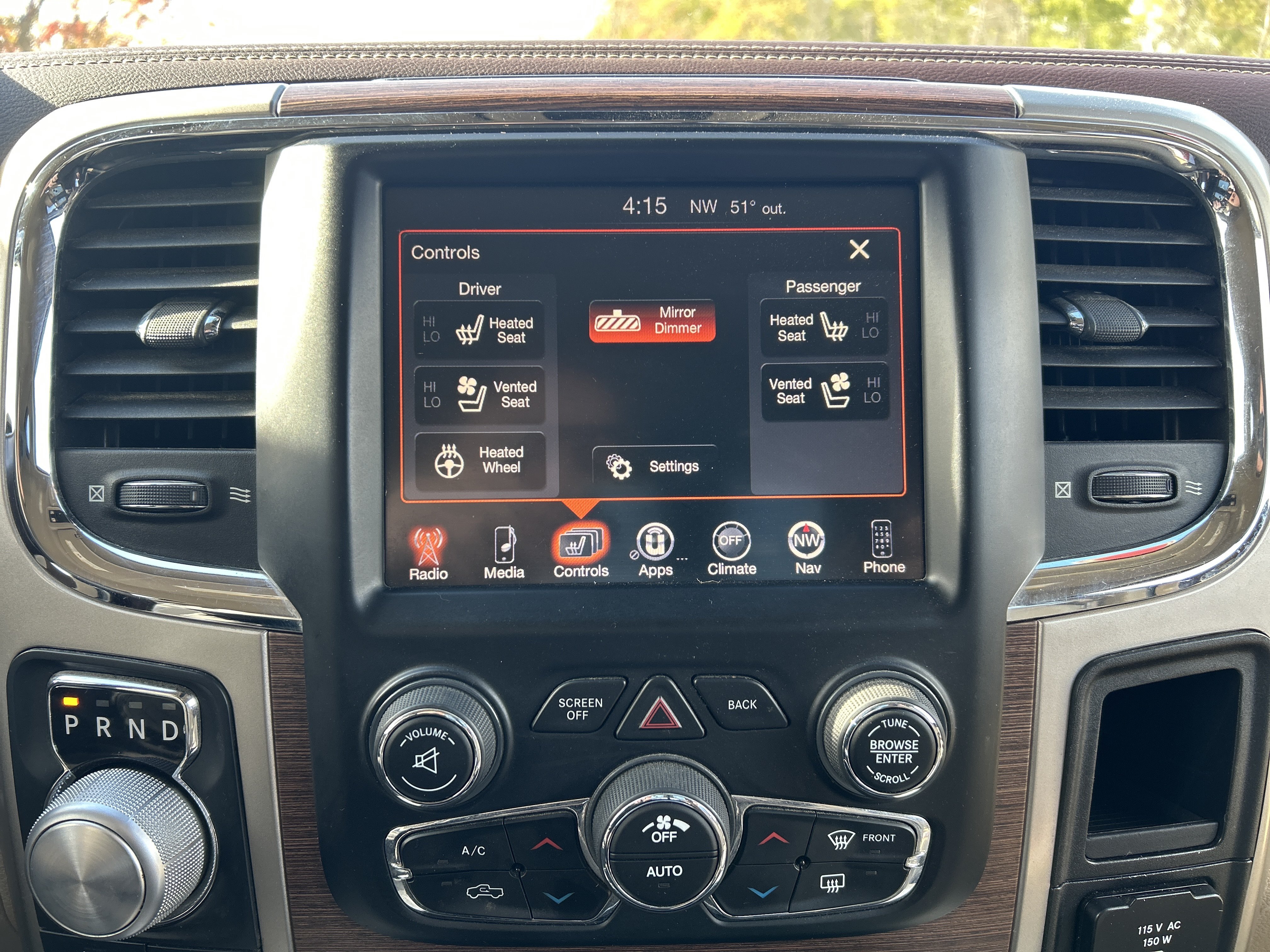 Used 2015 RAM 1500 Laramie w/ Convenience Group AWD/4WD image 16