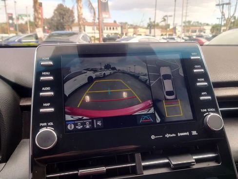 Used 2022 Toyota Avalon Limited image 28