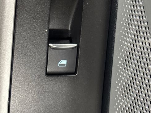 Used 2022 Ford Explorer Limited w/ Limited Technology Package image 36