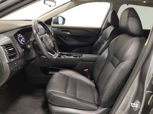 Used 2023 Nissan Rogue SV w/ SV Premium B Package image 17