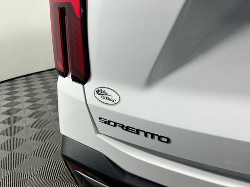 Certified 2024 Kia Sorento SX Prestige AWD/4WD image 5