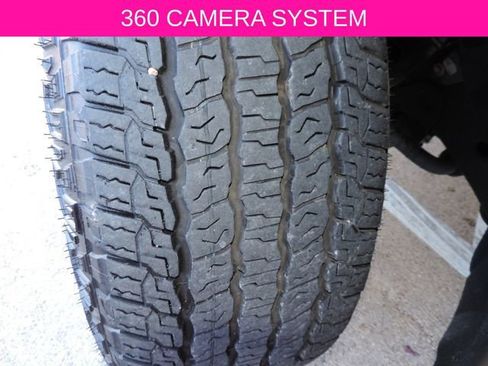 Used 2024 Chevrolet Tahoe Z71 w/ Off-Road Capability Package image 15