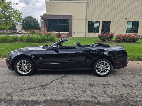 Used 2010 Ford Mustang GT Premium RWD image 10