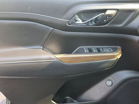 Certified 2023 GMC Acadia SLE w/ Driver Convenience Package image 12