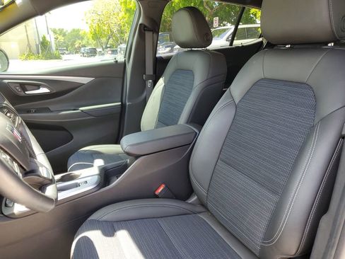 Used 2025 Buick Envista Preferred w/ Convenience I Package FWD image 20