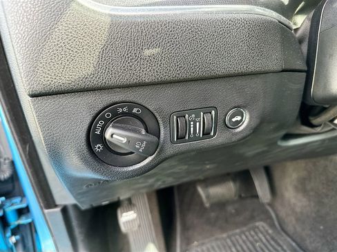 Used 2016 Dodge Charger R/T w/ Premium Group image 10