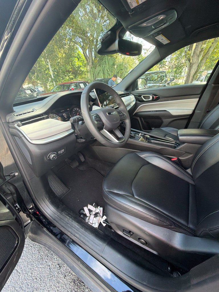 Used 2026 Jeep Compass Limited AWD/4WD image 5