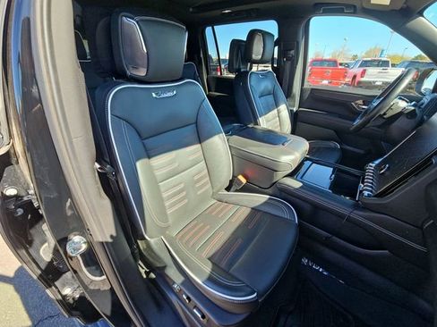 Used 2025 GMC Yukon XL AT4 Ultimate image 18