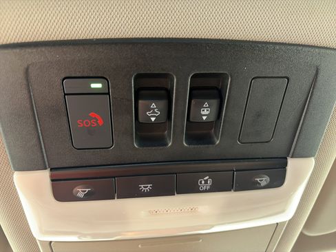 Used 2021 Nissan Rogue Platinum image 31