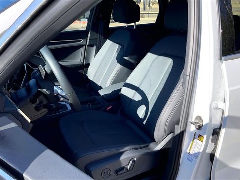 Certified 2025 Audi Q3 2.0T Premium w/ Convenience Package image 7