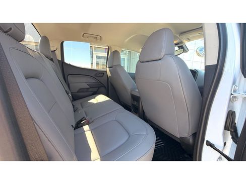 Used 2021 Chevrolet Colorado W/T w/ WT Convenience Package AWD/4WD image 9