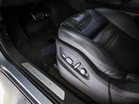 Used 2020 Porsche Cayenne S image 14