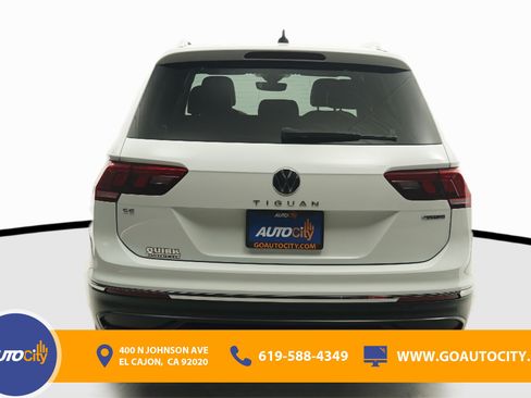 Used 2022 Volkswagen Tiguan SE AWD/4WD image 12